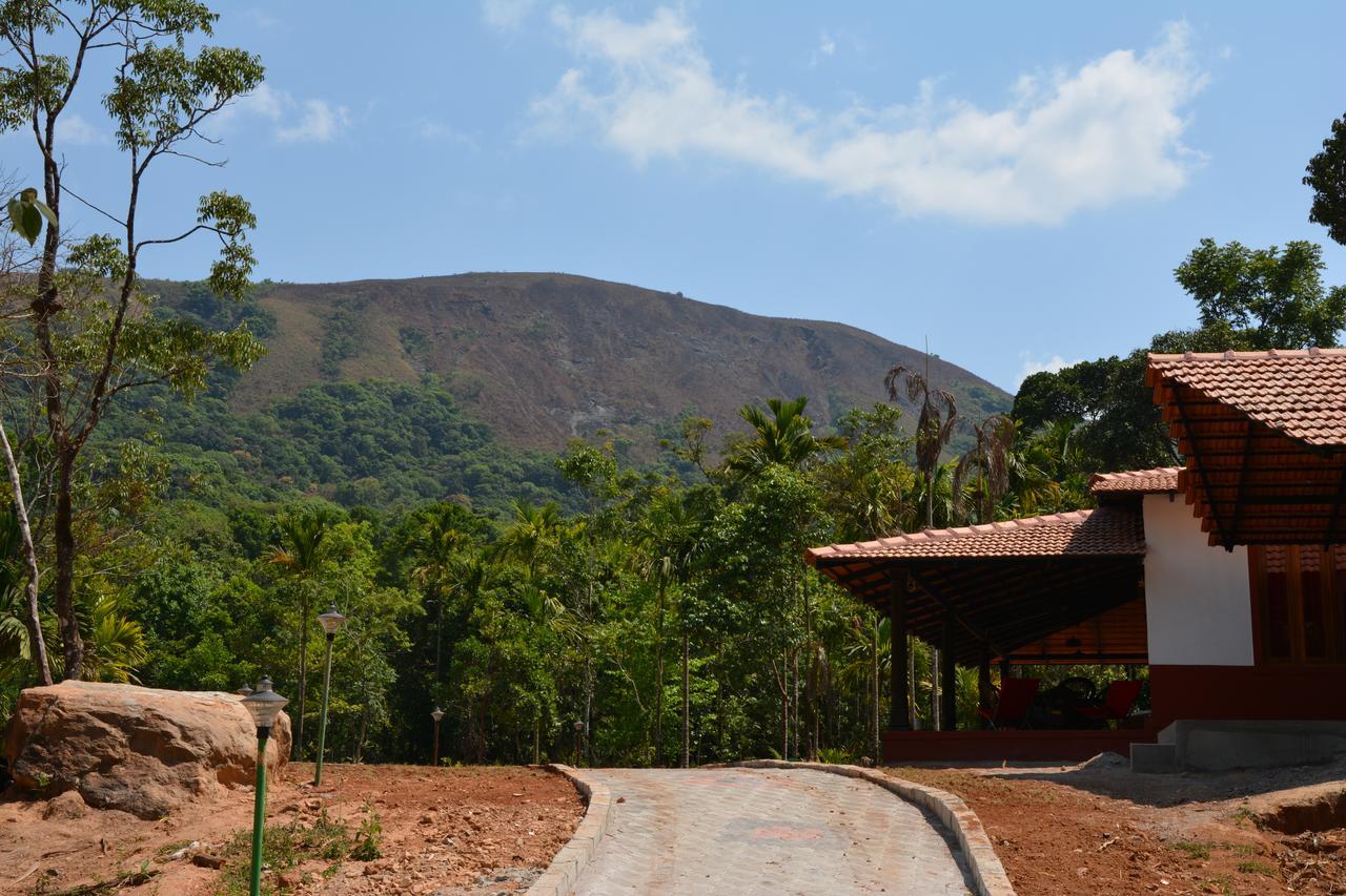 The Kaduhithlu Hotel Sakleshpur Exterior photo