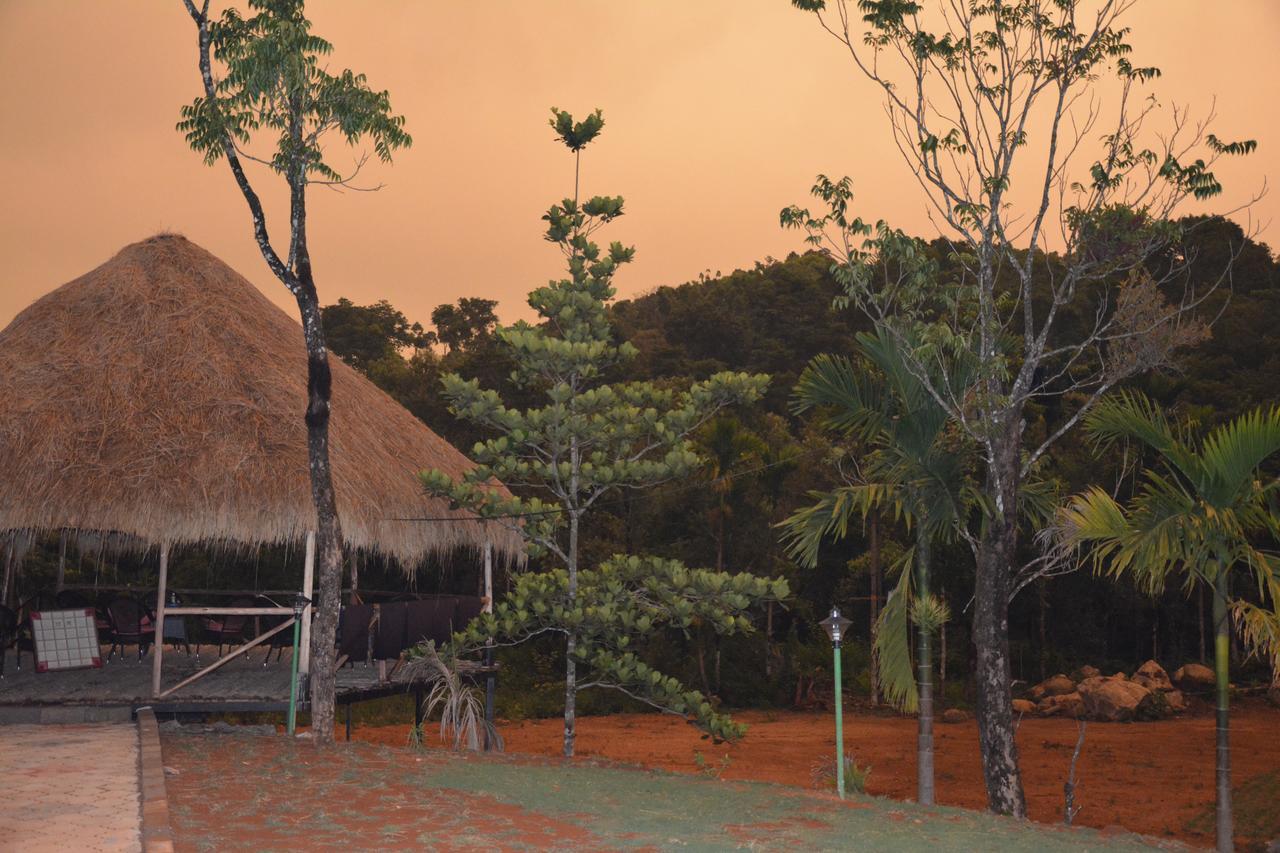 The Kaduhithlu Hotel Sakleshpur Exterior photo